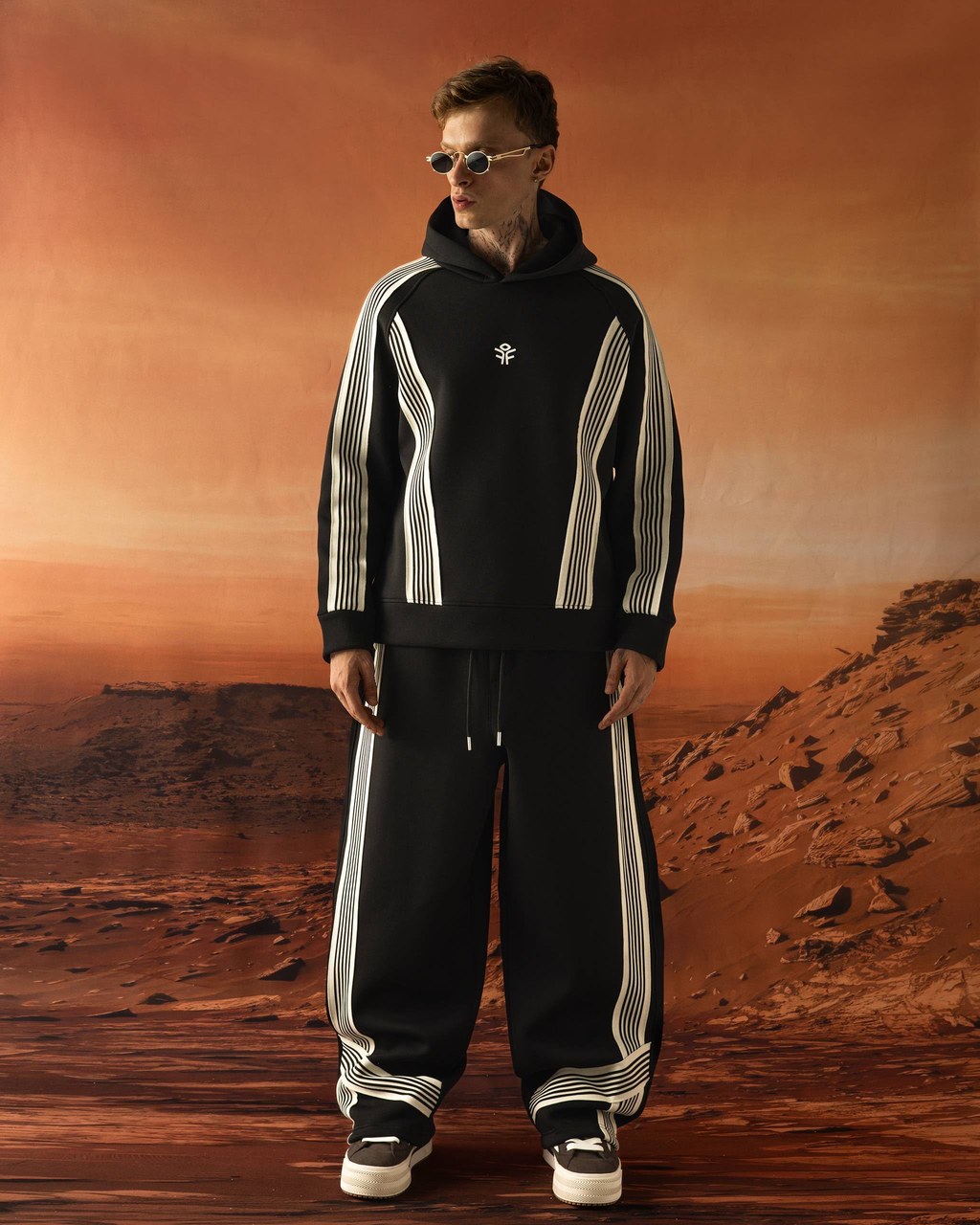 Curved-stripe hoodie & trouser set